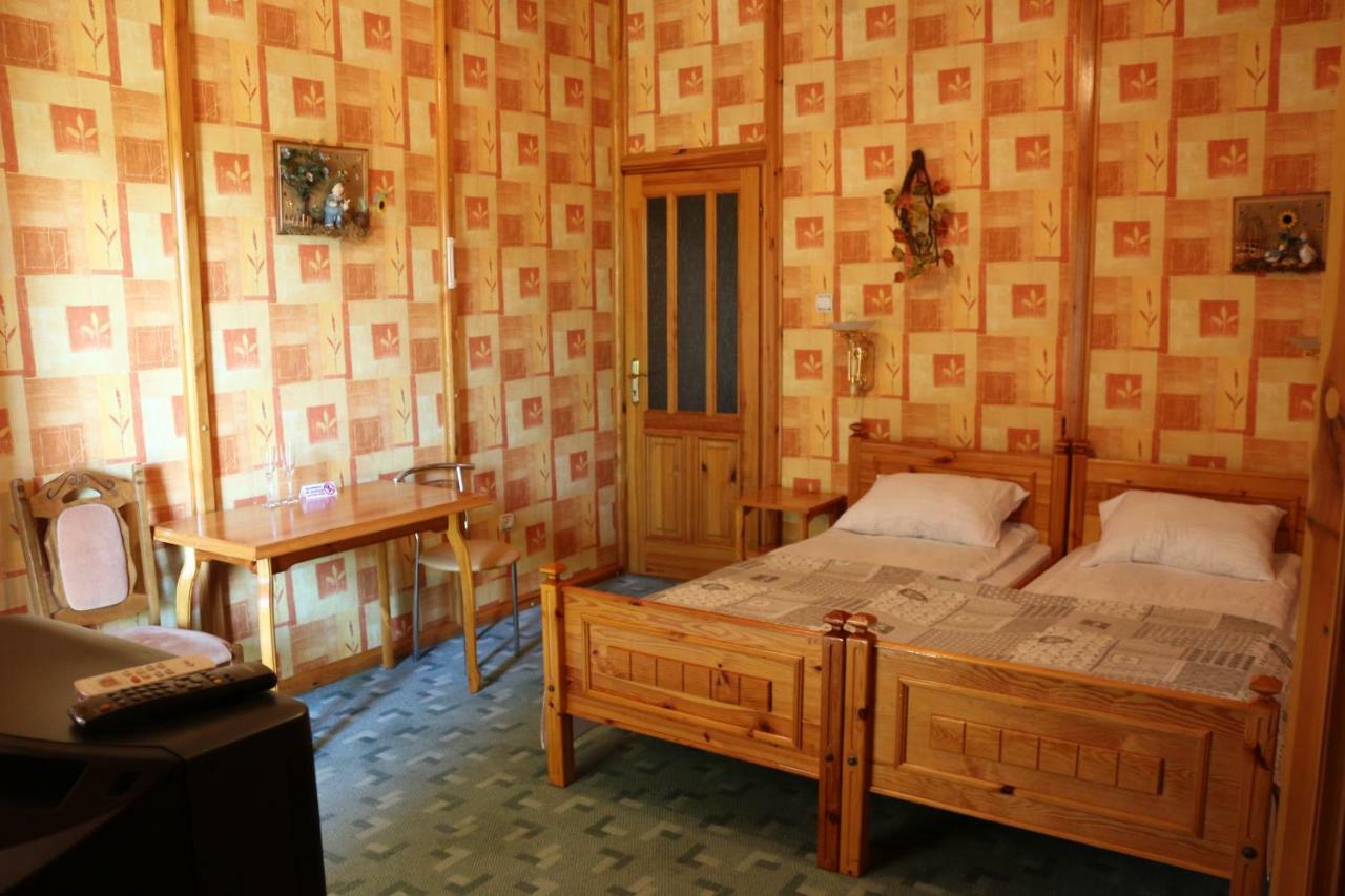 Усадьба-Музей Hotel Tirnauca Buitenkant foto
